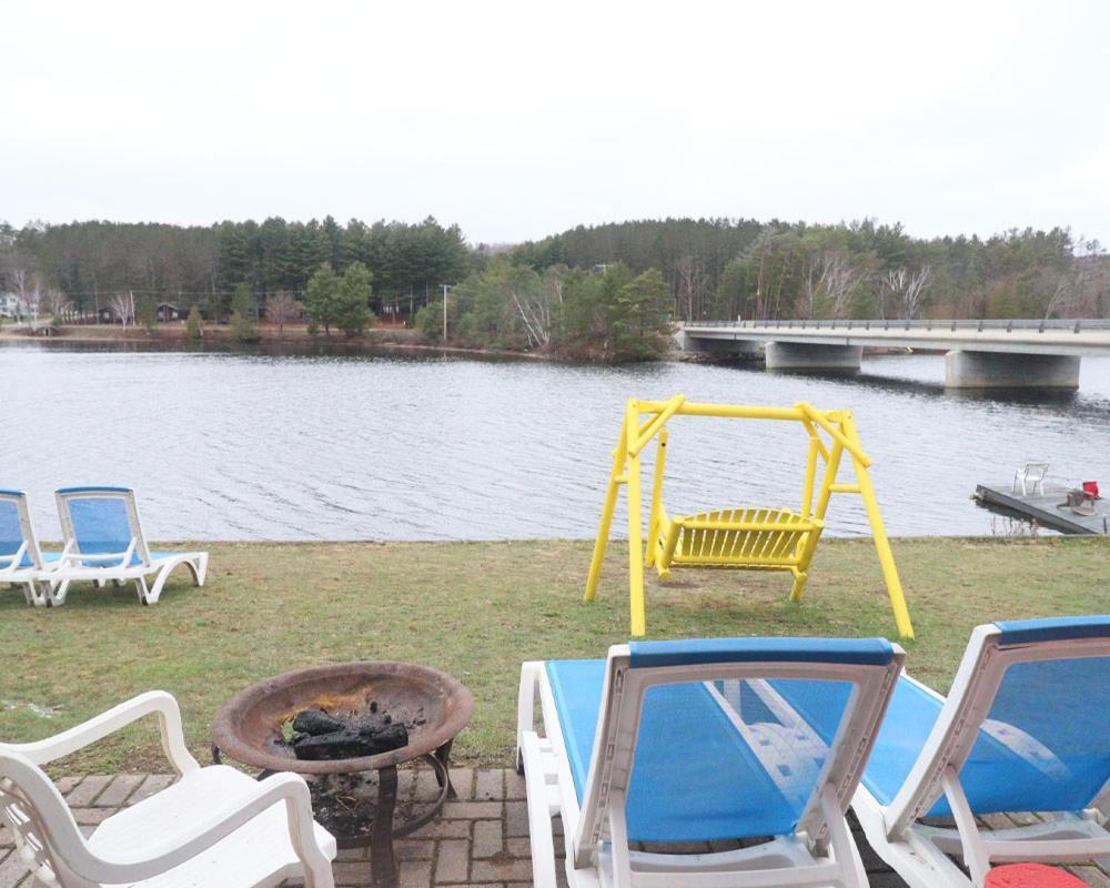Algonquin Lakeside Inn Dwight Dış mekan fotoğraf