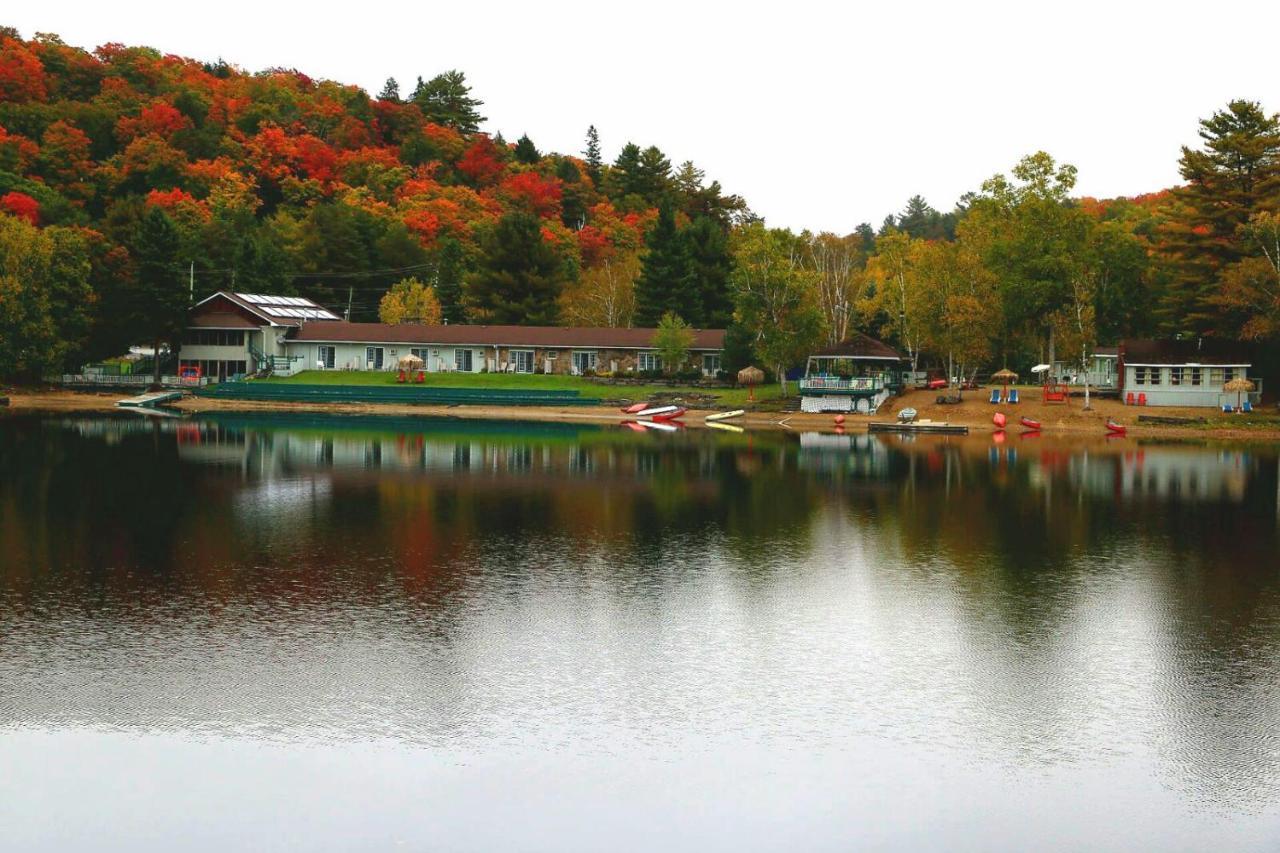 Algonquin Lakeside Inn Dwight Dış mekan fotoğraf
