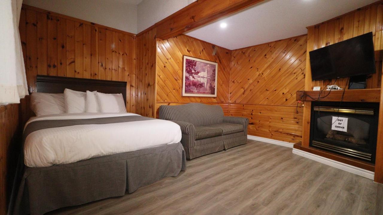Algonquin Lakeside Inn Dwight Dış mekan fotoğraf