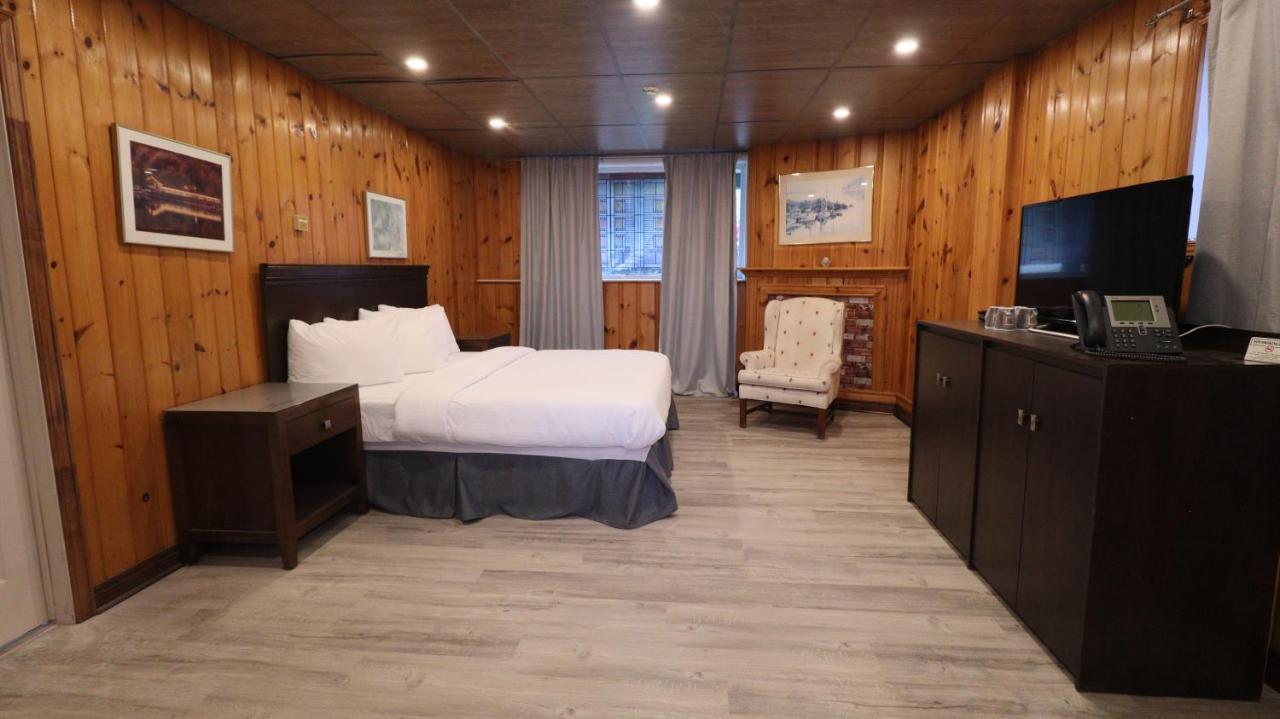 Algonquin Lakeside Inn Dwight Dış mekan fotoğraf