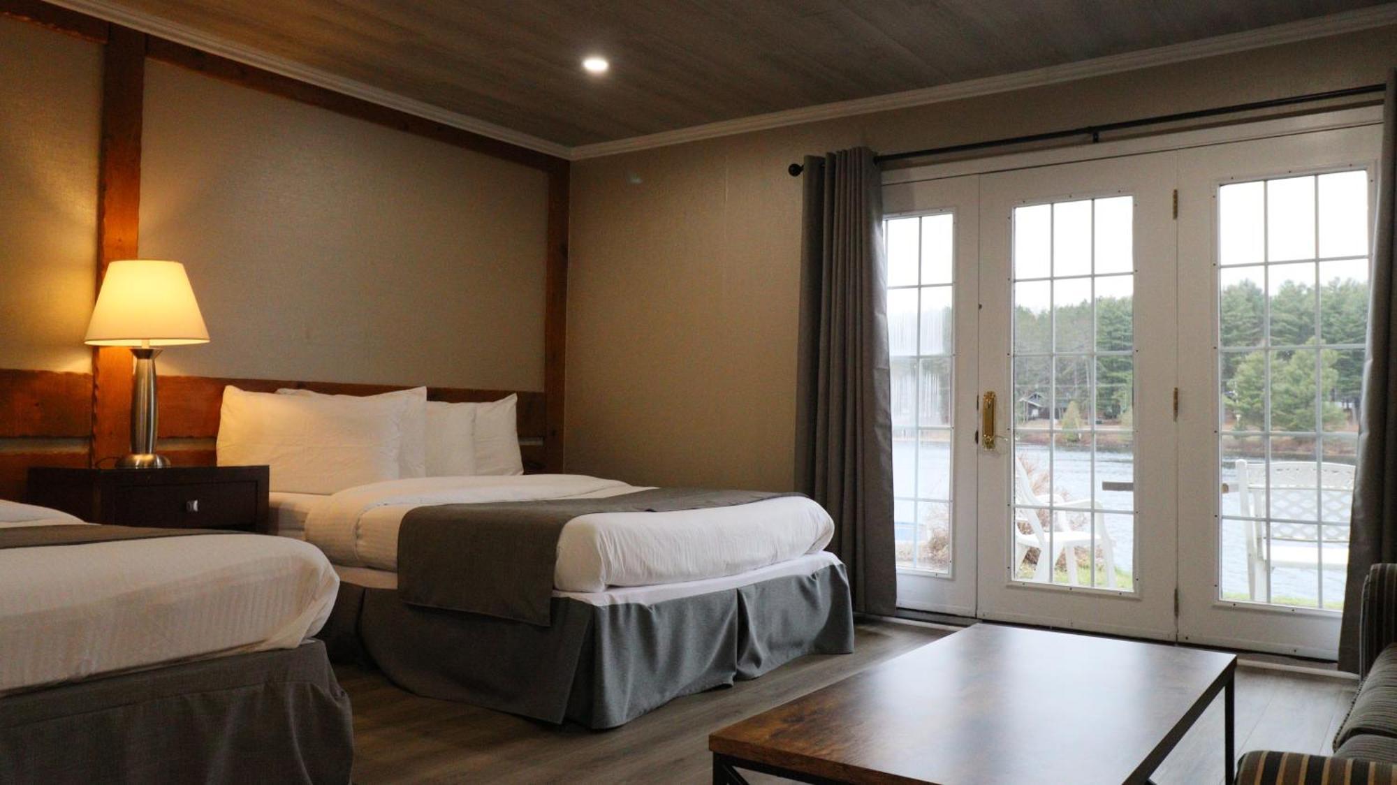 Algonquin Lakeside Inn Dwight Dış mekan fotoğraf