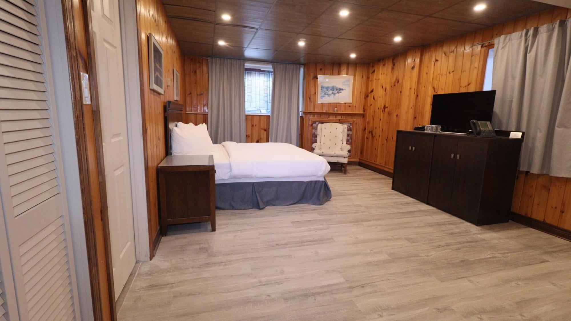 Algonquin Lakeside Inn Dwight Dış mekan fotoğraf