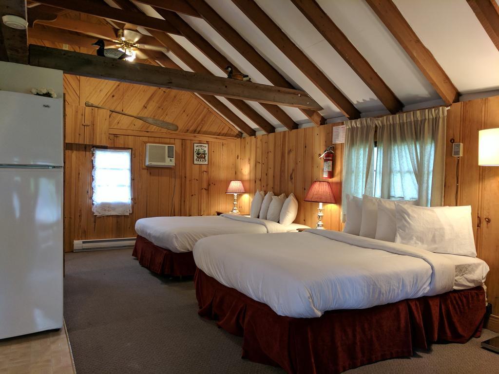 Algonquin Lakeside Inn Dwight Dış mekan fotoğraf